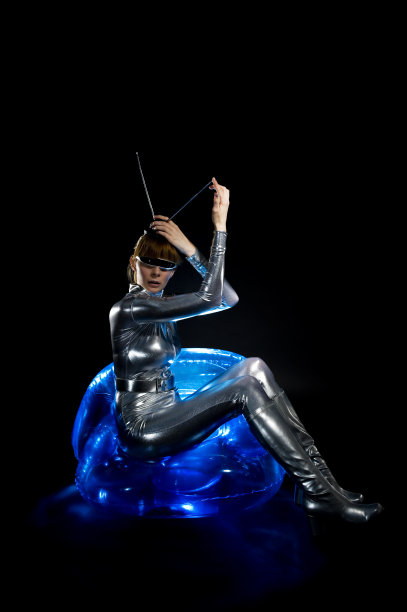 机器人在调整她的接收图片下载