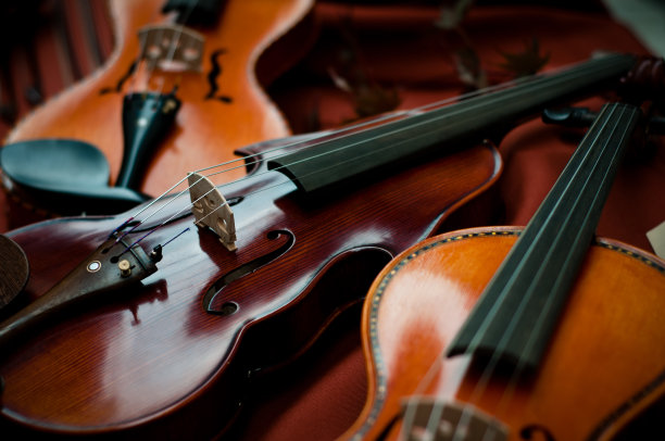 三把小提琴的编排图片下载