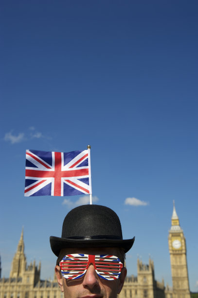 英国国旗礼帽男站在伦敦威斯敏斯特图片下载