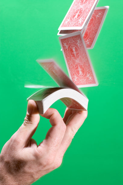 纸牌在空中翻转图片下载