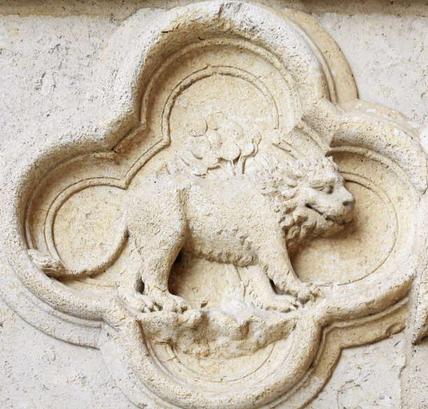 法国亚眠圣母院，狮子大奖章图片下载