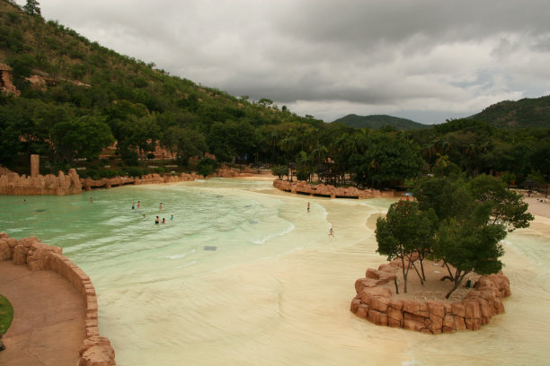 享受雷雨来临前的最后一刻图片下载