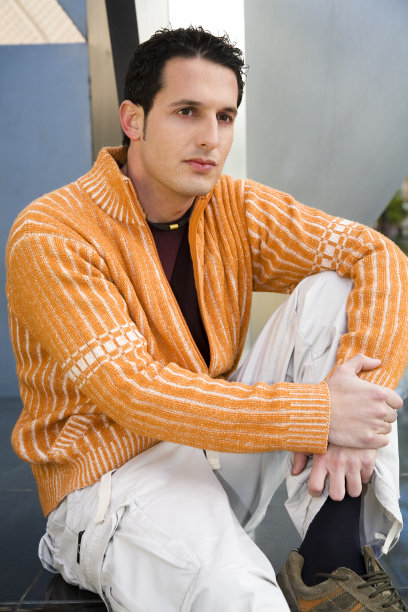 有思想的年轻人图片下载