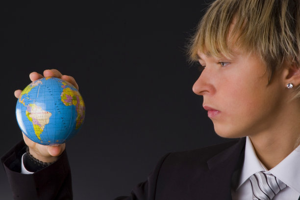 年轻商人与全球图片下载