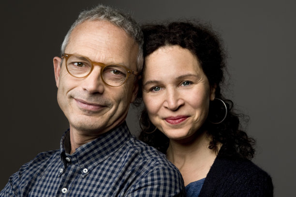 共谋。彩色图像图片下载