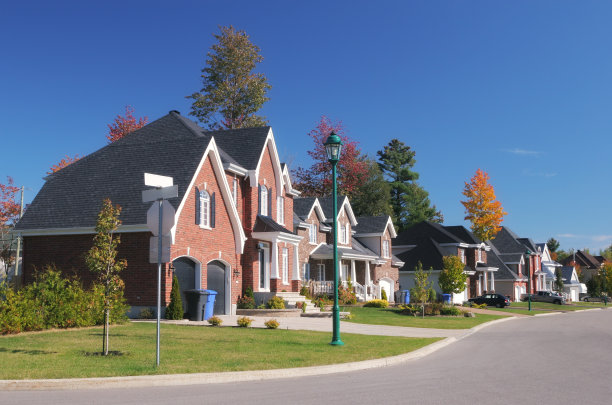 色彩斑斓的居民区图片下载