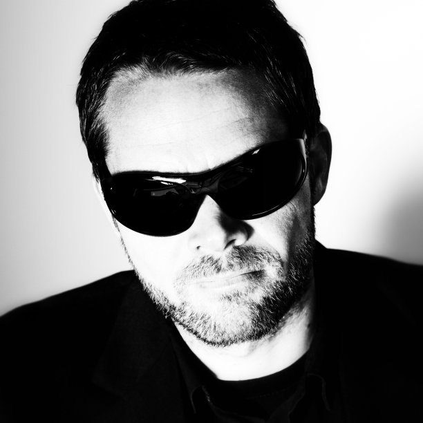 微笑的商人图片下载