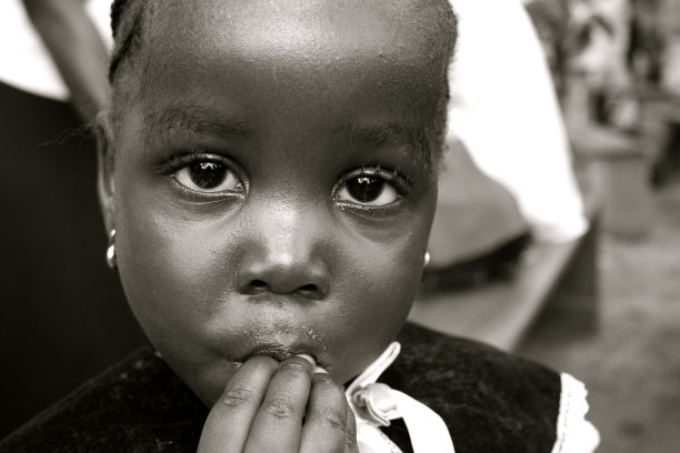非洲的孩子吃图片下载