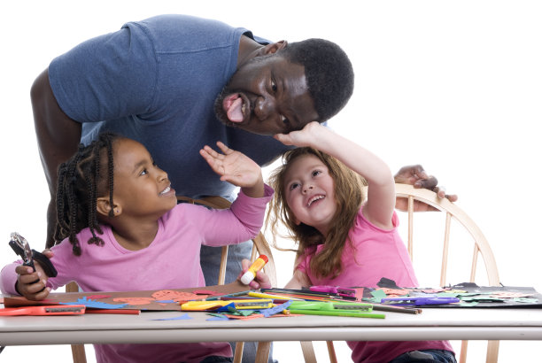 傻爷爷的艺术图片下载