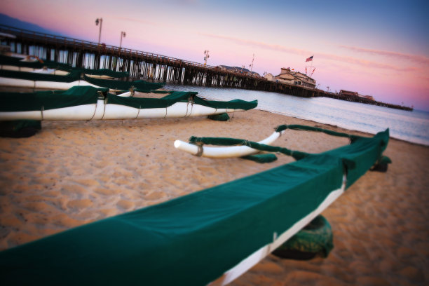 圣芭芭拉码头的日落在加利福尼亚图片下载