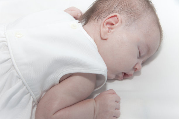 新生儿休息图片下载