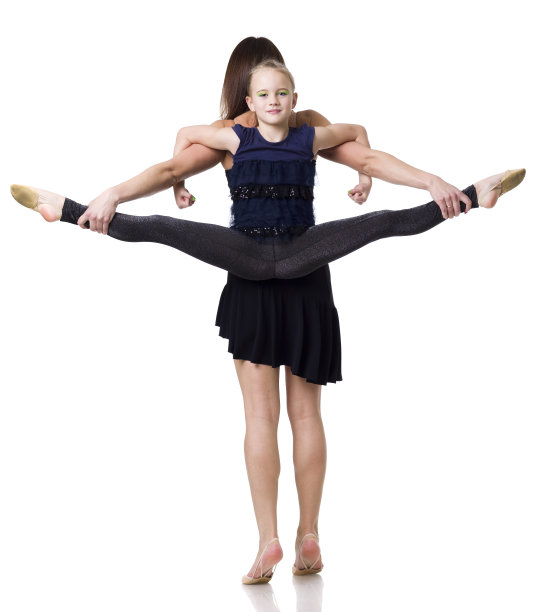 母亲和女儿在白色上锻炼图片下载