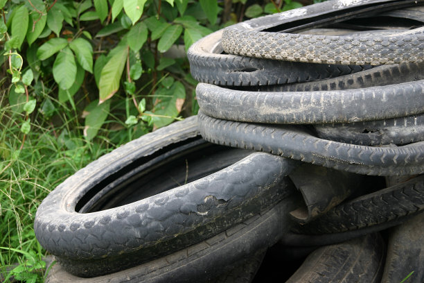 平的轮胎图片下载