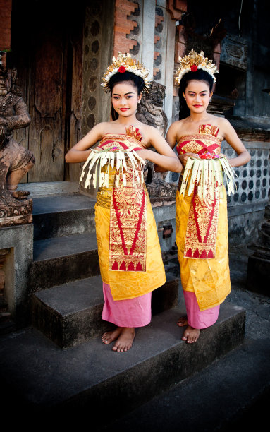 巴厘岛的舞蹈演员图片下载