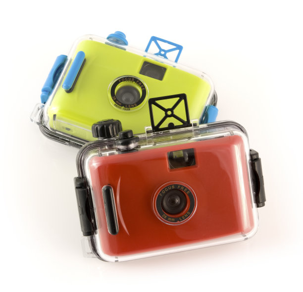 玩具35mm胶片水下相机在白色背景图片下载