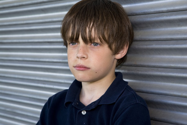 孤独的样子图片下载