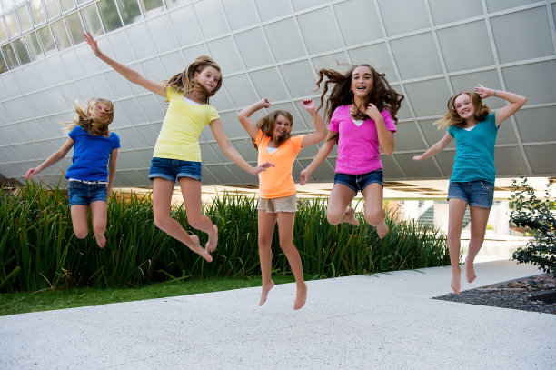 少女跳楼图片下载