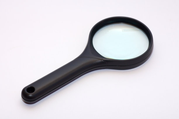 白底的放大镜图片下载