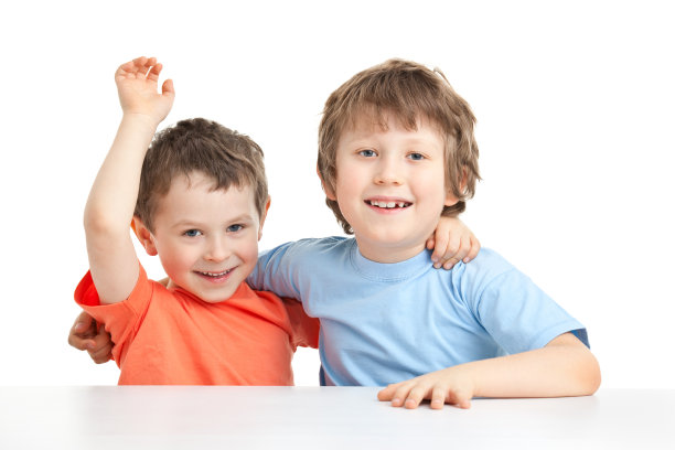 快乐的两个兄弟图片下载