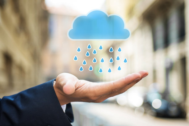 抱着云的人图片下载