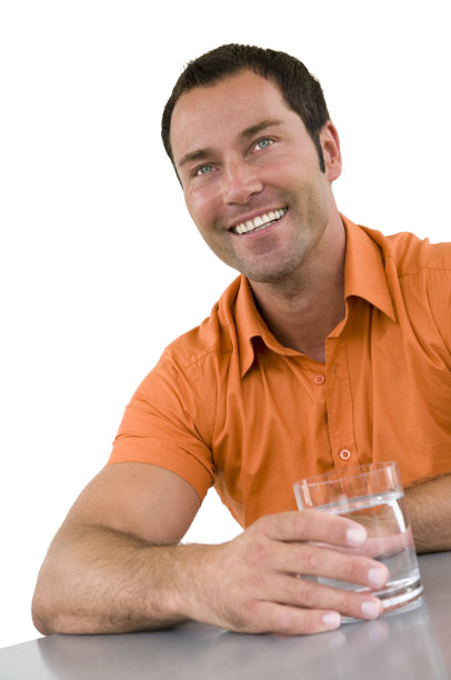 微笑的男人图片下载