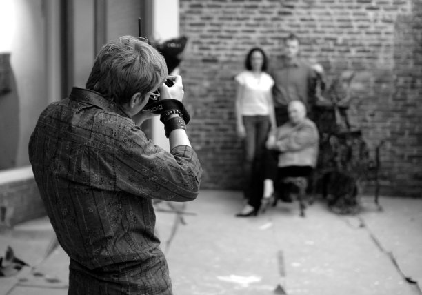 摄影师和家庭在B&W图片下载