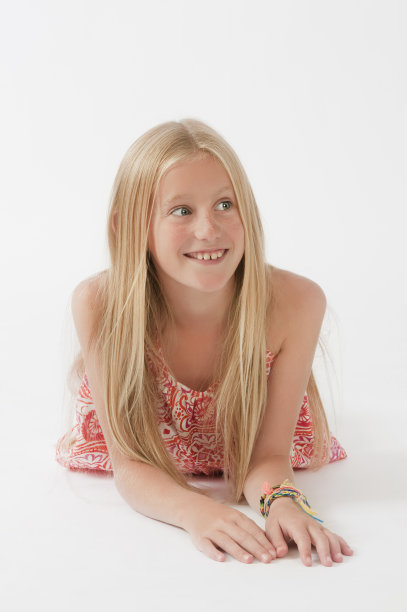 金发碧眼的女孩图片下载