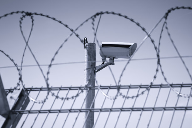 铁丝网后面有摄像头图片下载