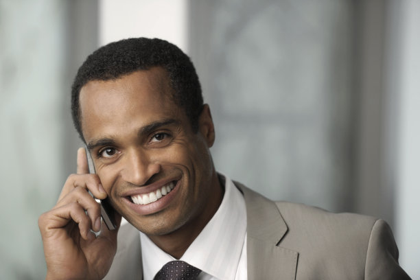 一个商人在打电话图片下载