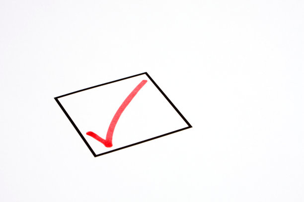 带有红色勾号的方形盒子图片下载