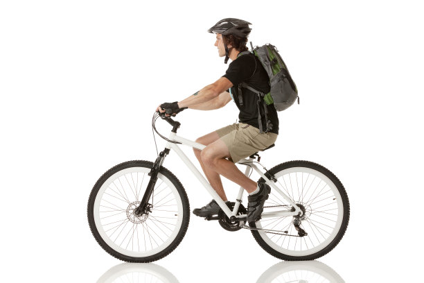 骑自行车的男性图片下载