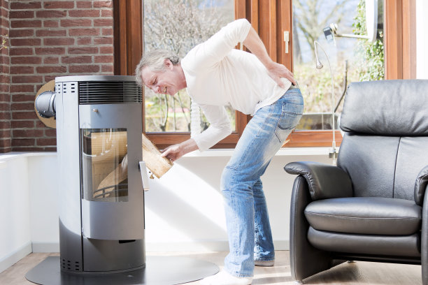 严重的背痛图片下载