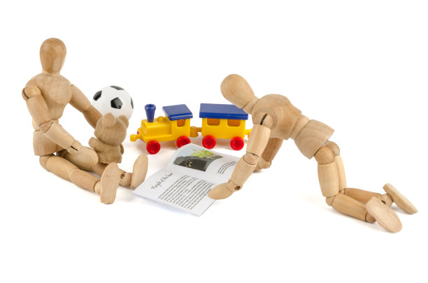 木制人体模型，孩子们玩耍图片下载