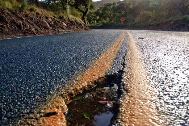 路上有个坑图片下载