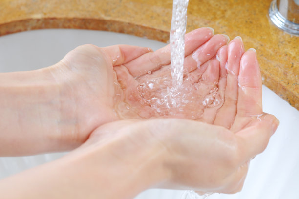 洗脸照片素材ID：144871870