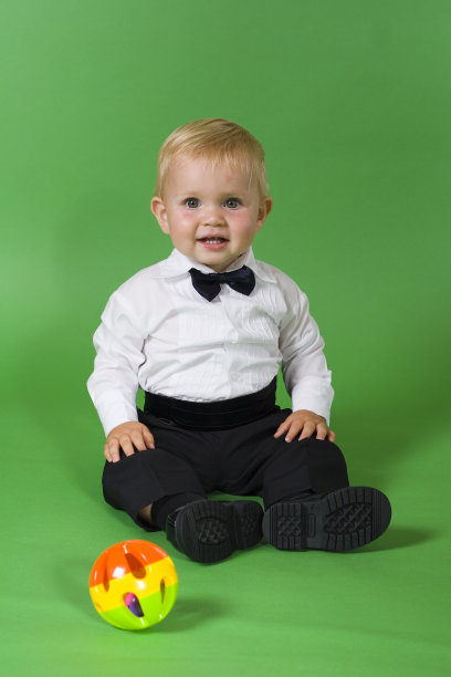 燕尾服男孩2图片下载