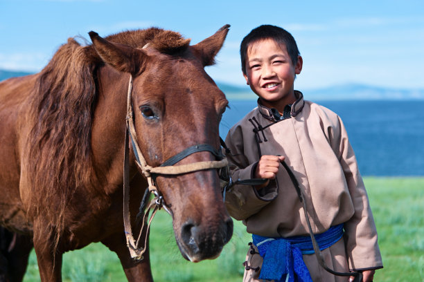 蒙古青年骑手图片下载