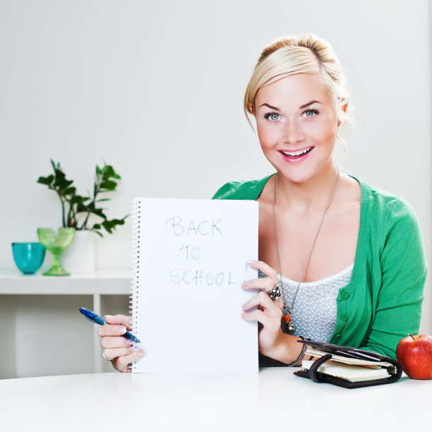 回到学校图片下载