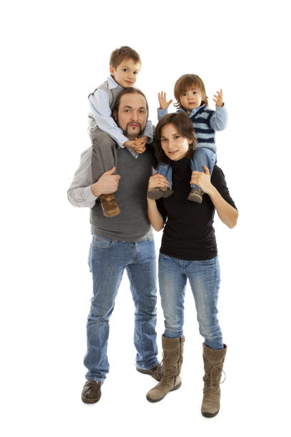 有两个孩子的家庭图片下载