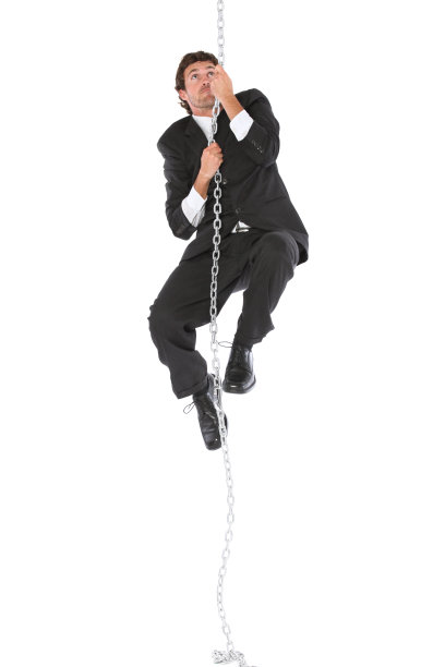 攀爬链条的商人图片下载