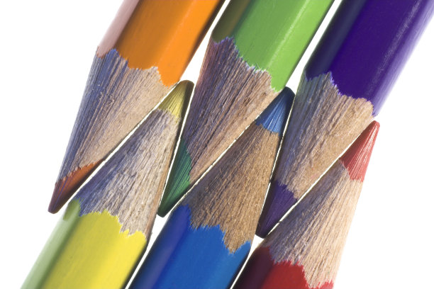 六支彩色蜡笔图片下载
