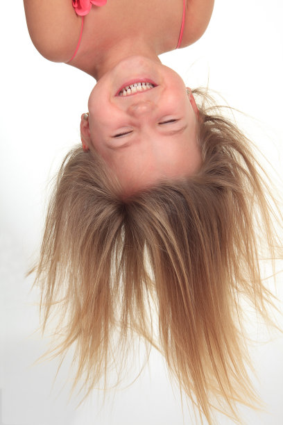 小女孩肖像-颠倒图片下载