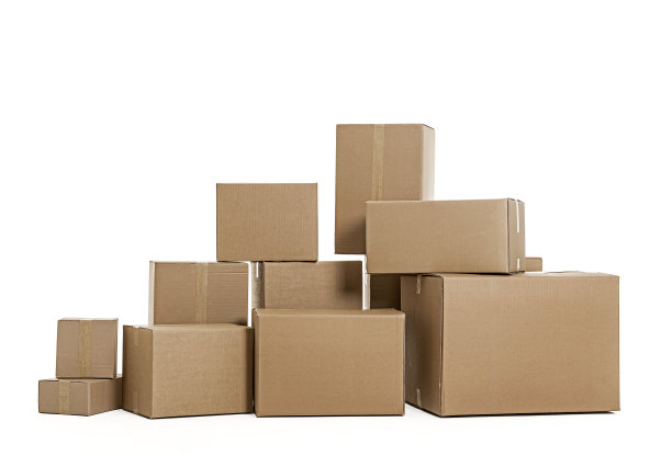 白色背景上的一堆纸箱图片下载