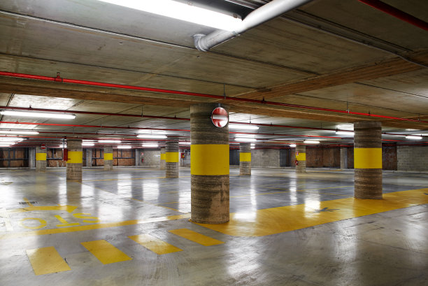 地下公共停车场图片下载