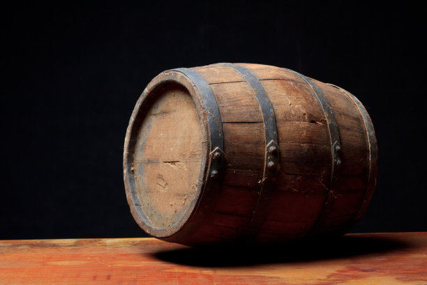 木制的桶图片下载