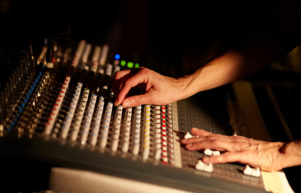 舞台混音器图片下载