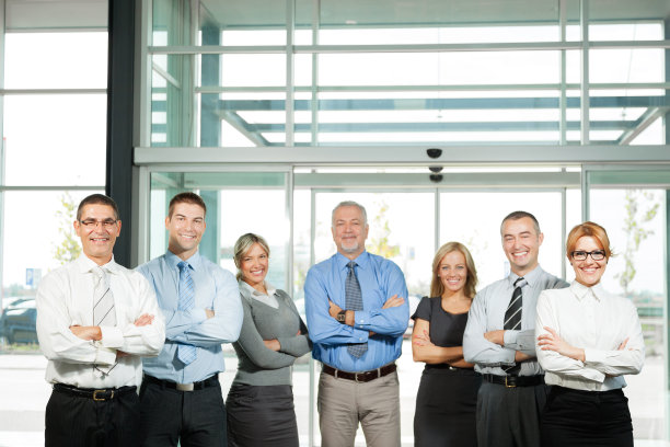 自信的商业团队为成功而建。图片下载
