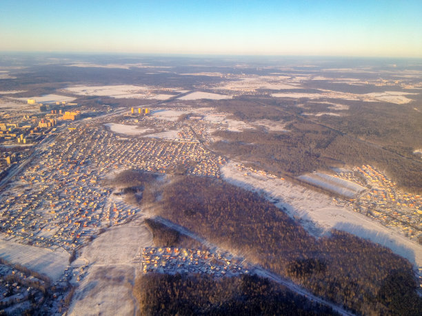 鸟瞰图下雪的莫斯科郊区，俄罗斯图片下载