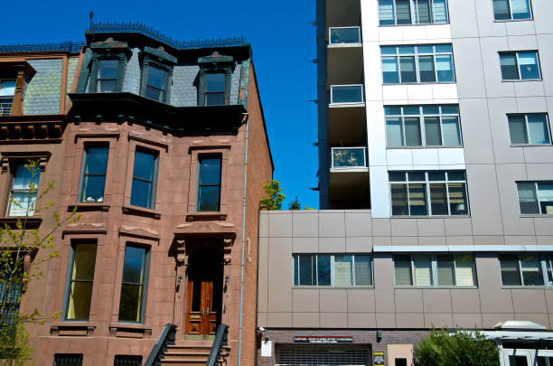 纽约的建筑时代形成鲜明对比，布鲁克林的城市景观图片下载