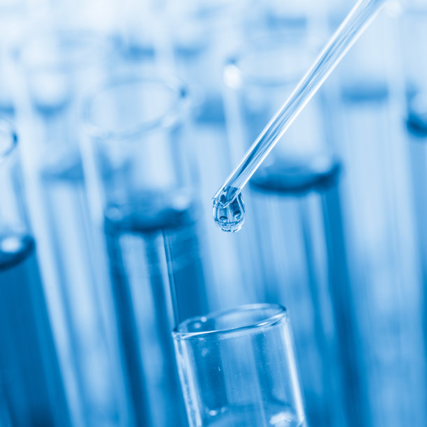 带烧瓶的吸管图片下载